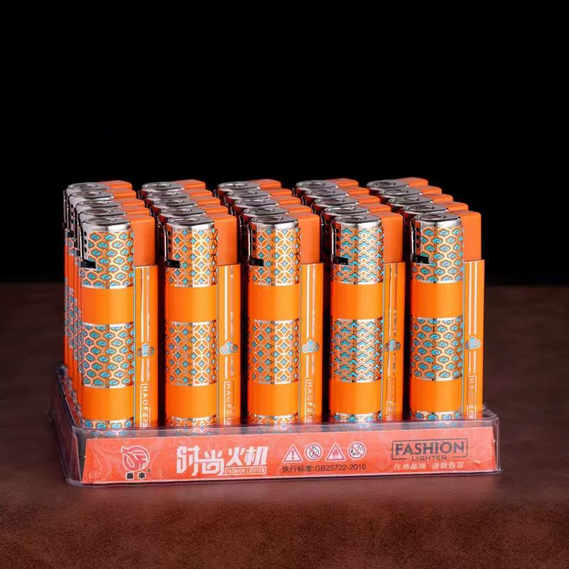 The new wholesale iron shell plastic blue flame direct Chinese wind lighter inflatable disposable 