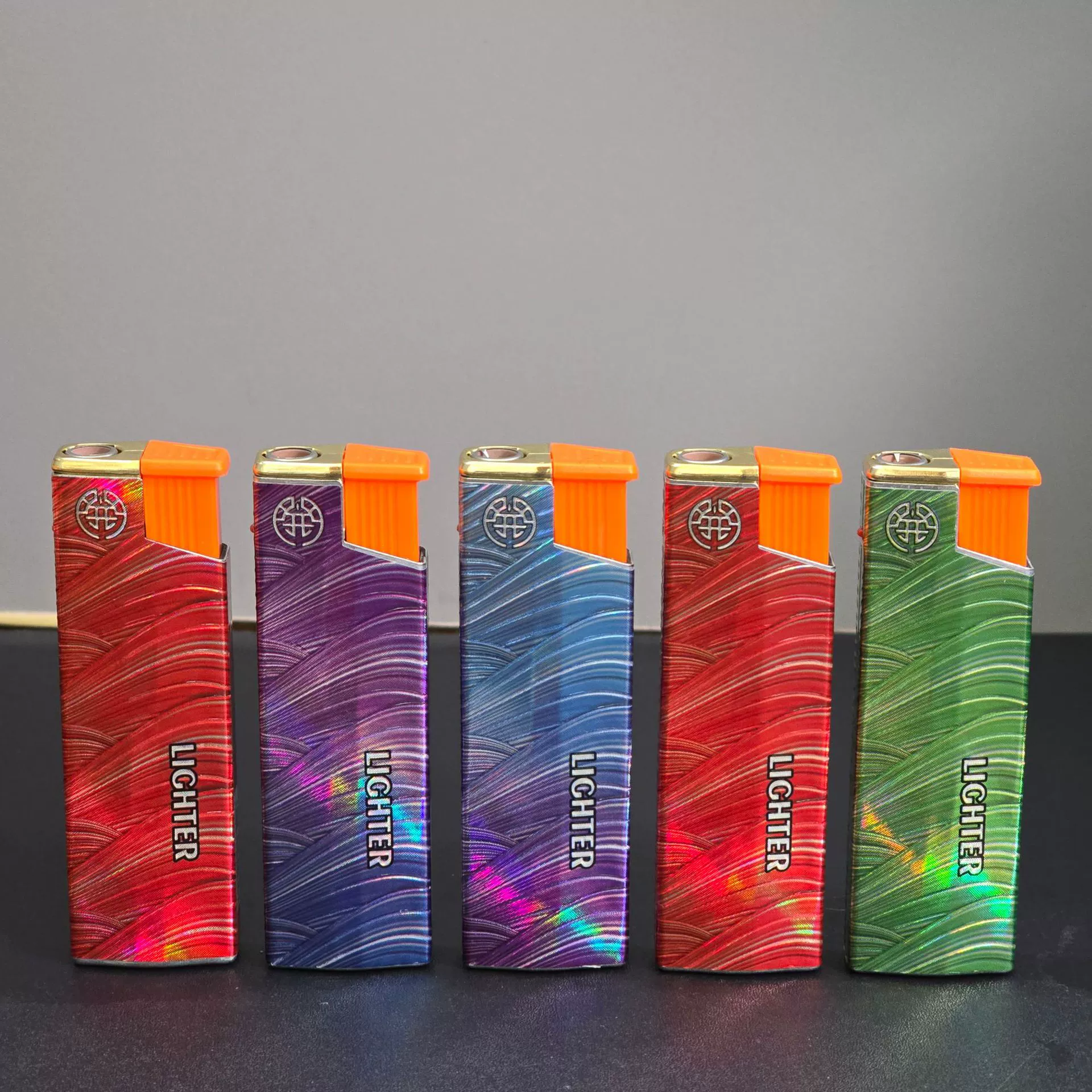 Lighter Creative color paper-covered metal iron shell foreign trade pneumatic direct flush windproof