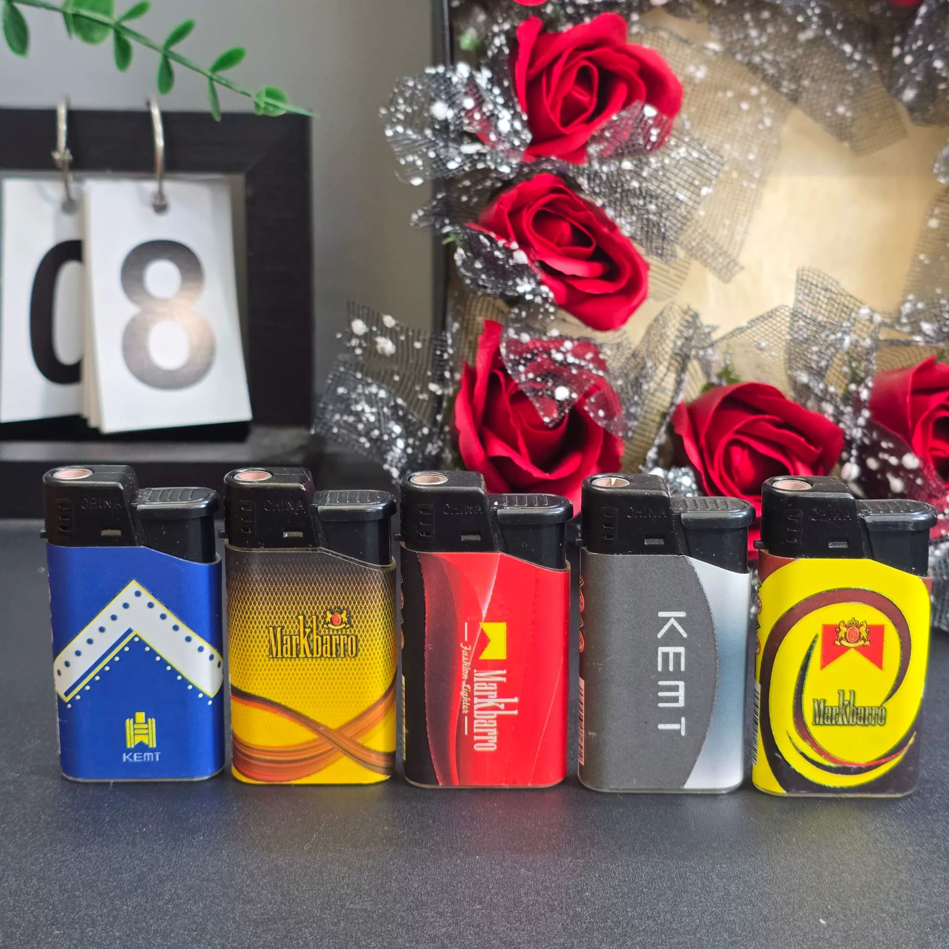 New manufacturers wholesale short plastic wrap paper windproof blue flame lighter wholesale inflatab