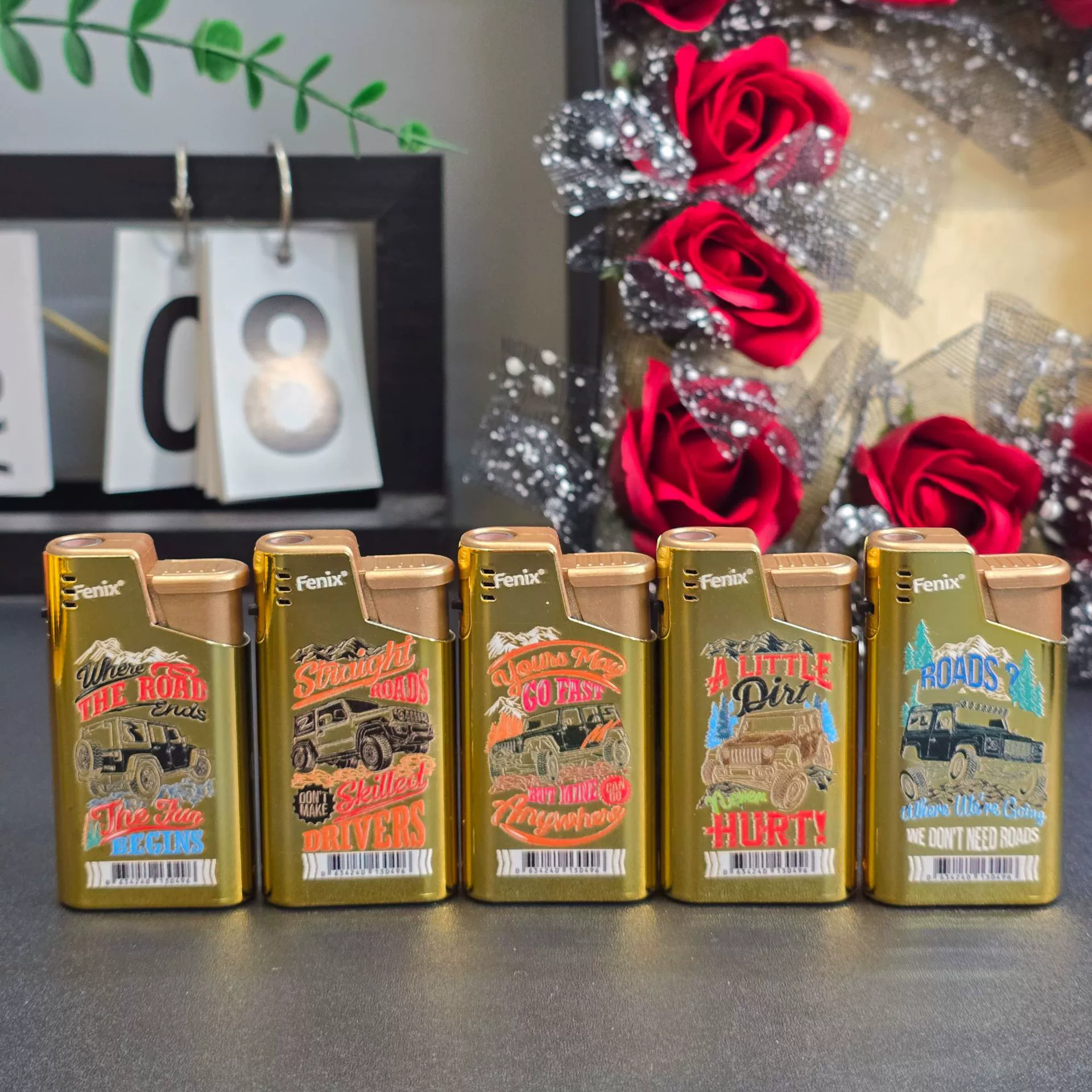 New manufacturers wholesale short metal iron shell windproof blue flame lighter wholesale inflatable