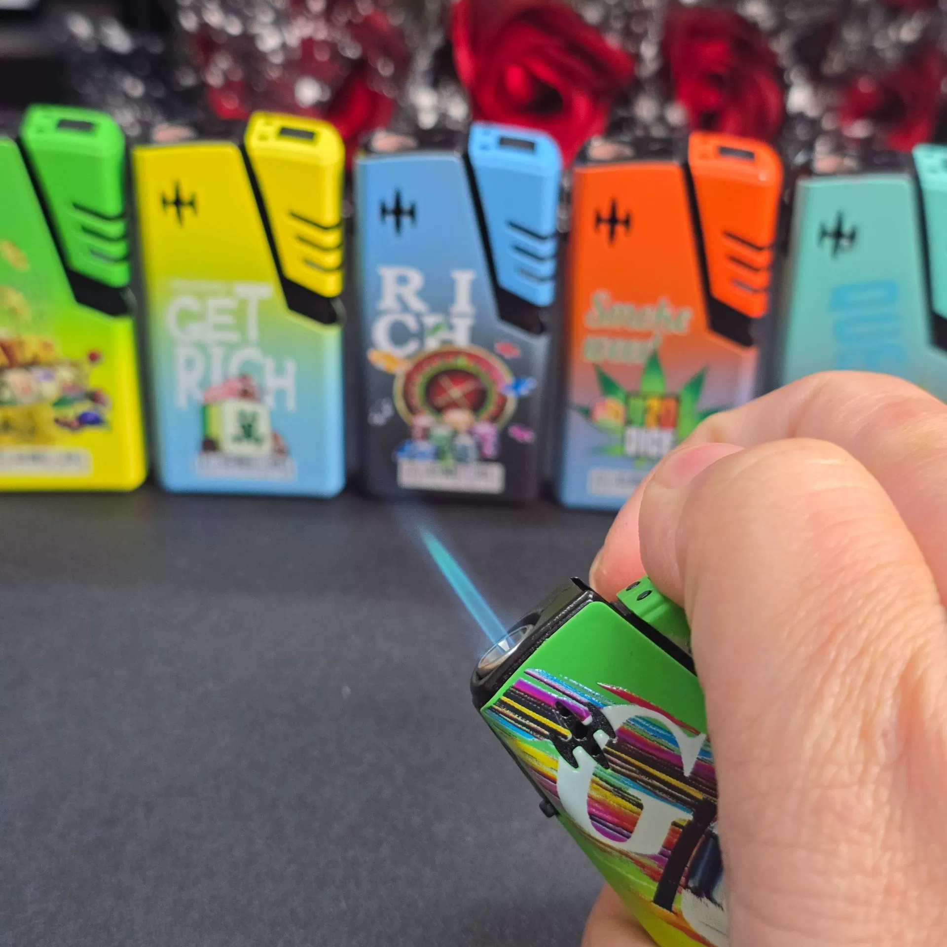 The new 851 blue flame direct lighter printing logo disposable windproof lighter can be inflatable 