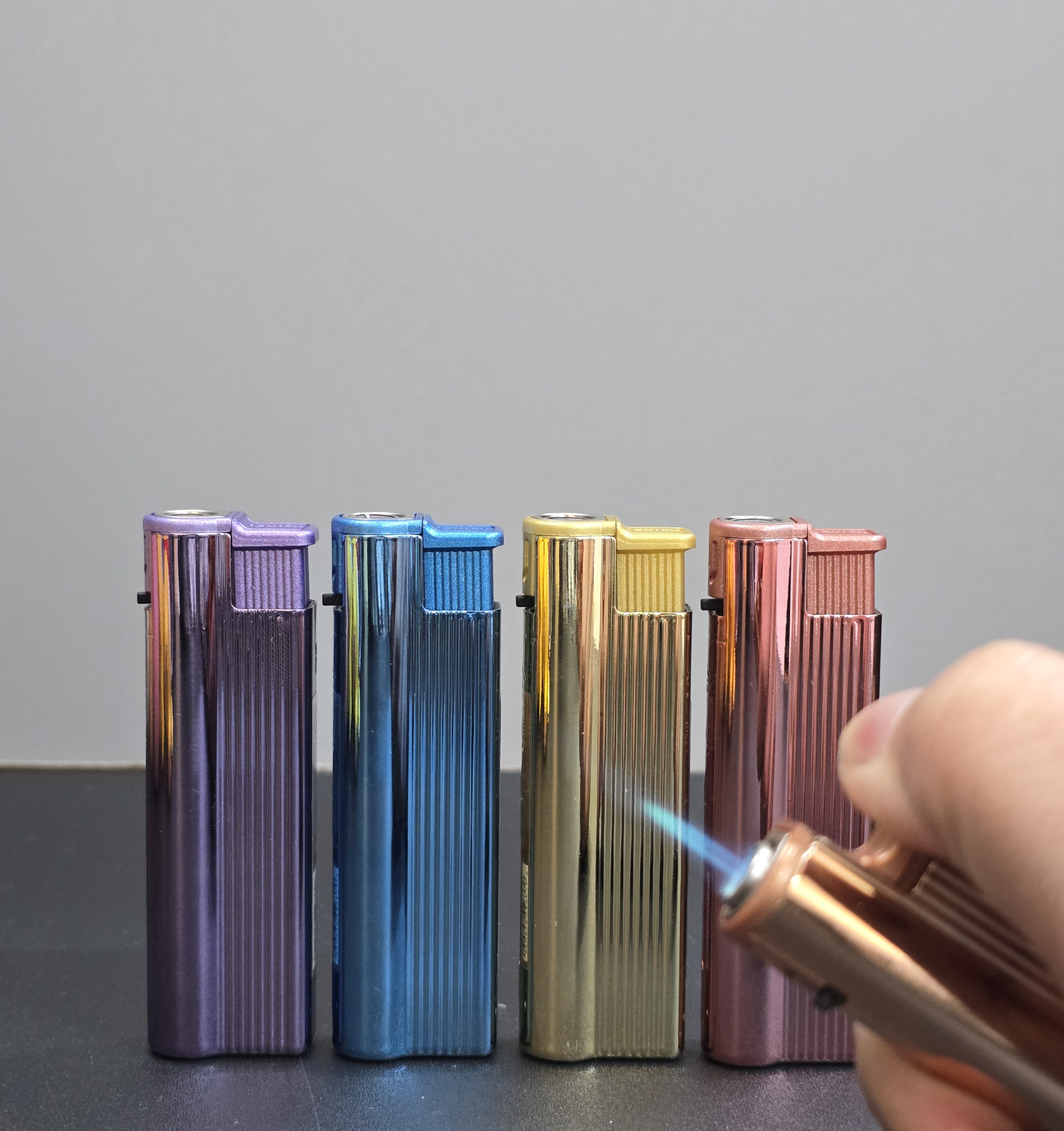 Metal windproof lighter blue flame gas lighters factory direct sales price superior wholesale 