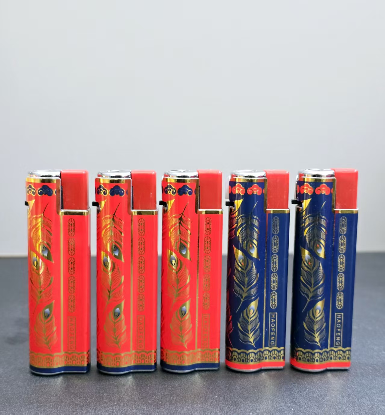 New creative metal iron shell windproof lighter, rechargeable lighter, wholesale from the manufactur