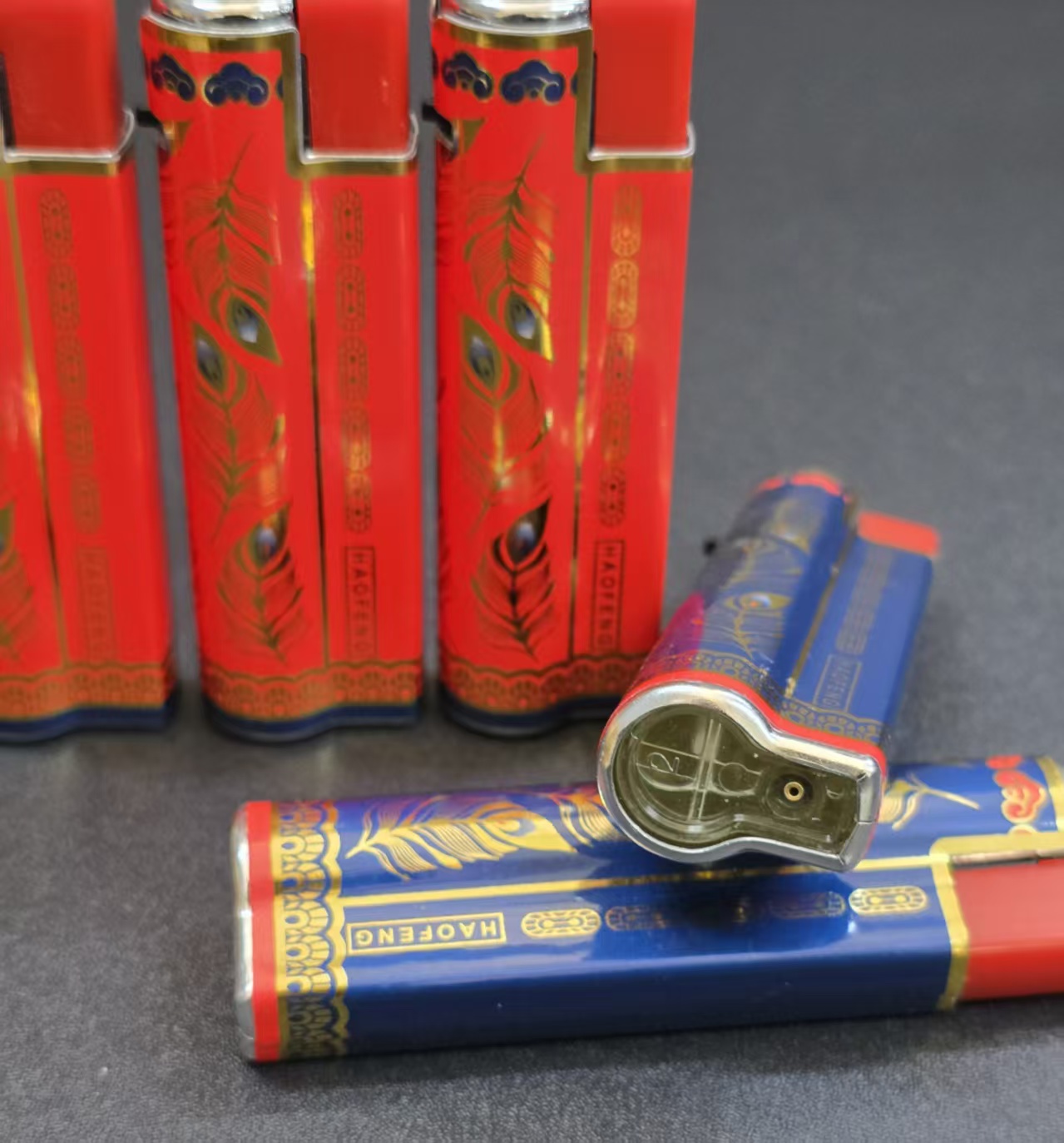 New creative metal iron shell windproof lighter, rechargeable lighter, wholesale from the manufactur