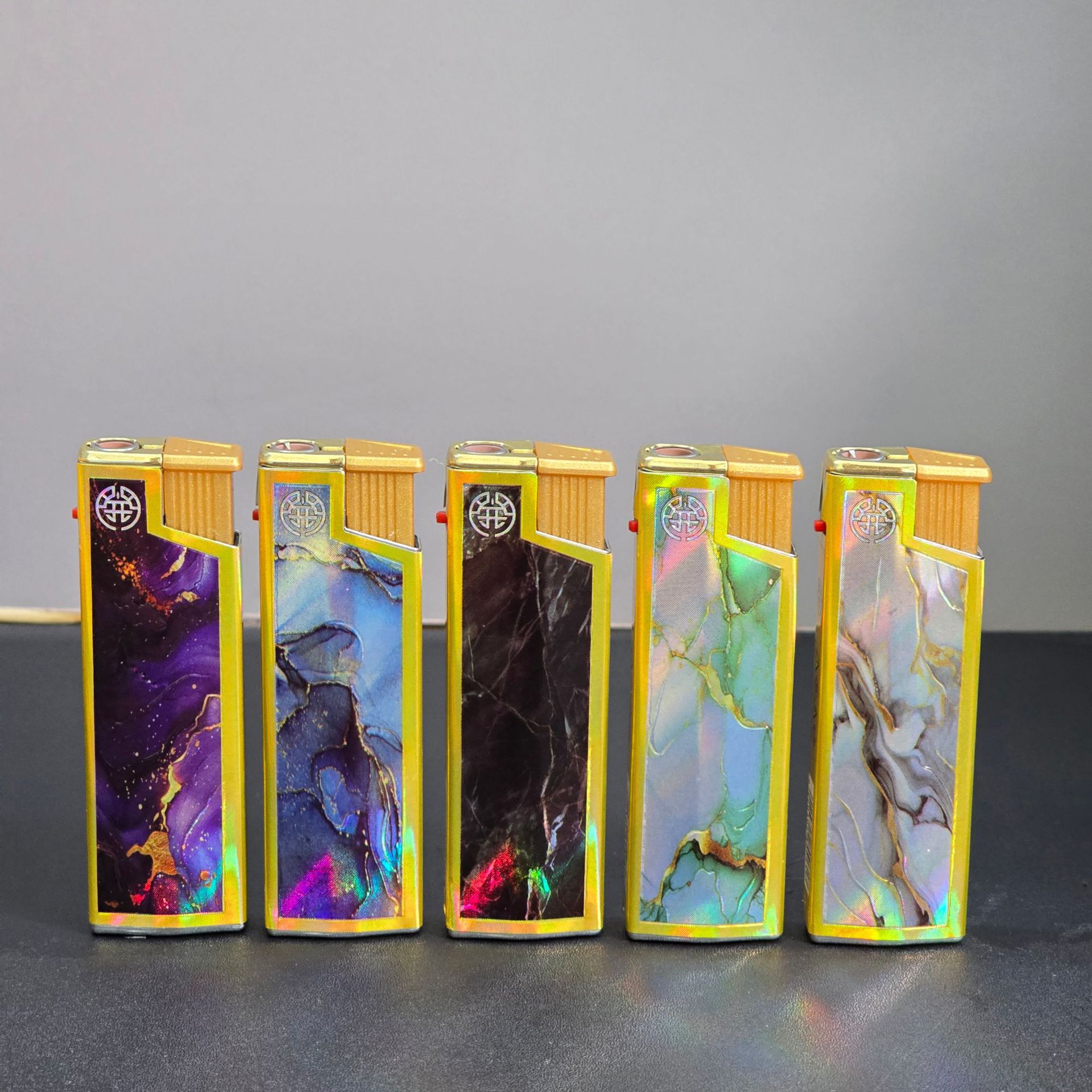 Creative color paper wrapping metal iron shell foreign trade inflatable direct windproof gas lighter