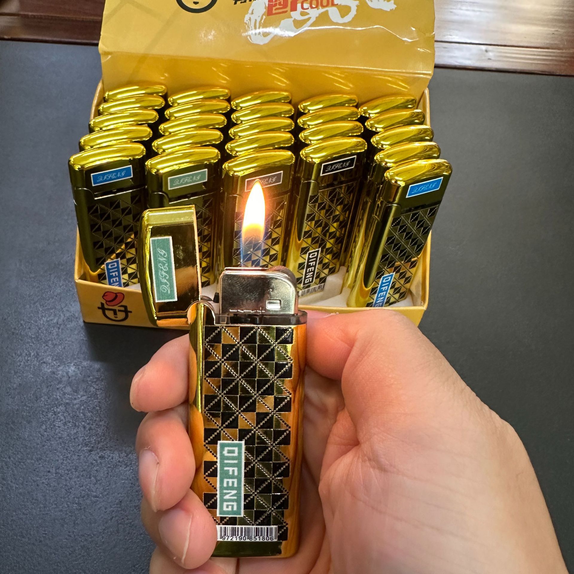 Square metal flip grinding wheel lighter advertising printing durable high-end disposable lighter