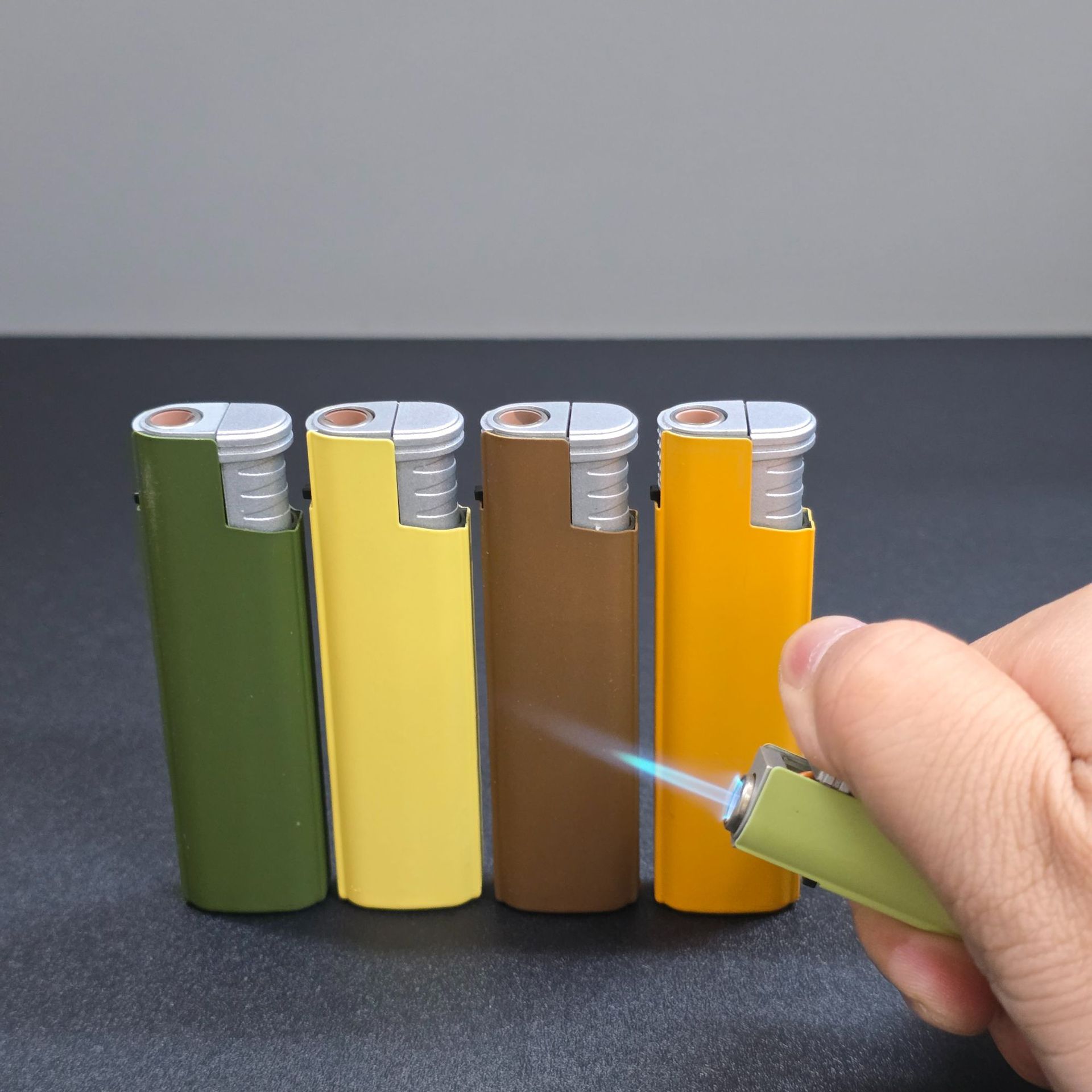 New straight-pull lighter five-color light plate windproof lighter manufacturer wholesale